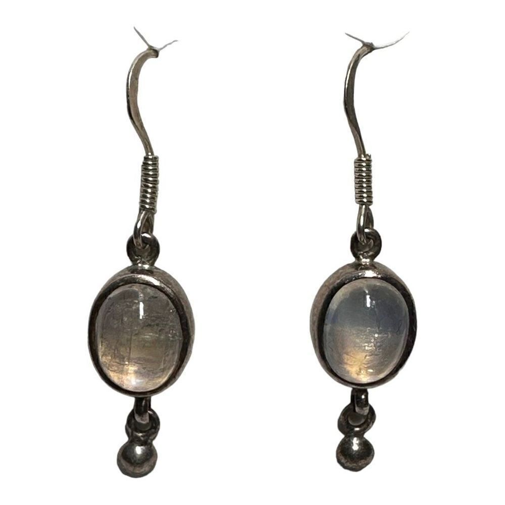 Silver 925 dangle earrings with milky colored oval stone